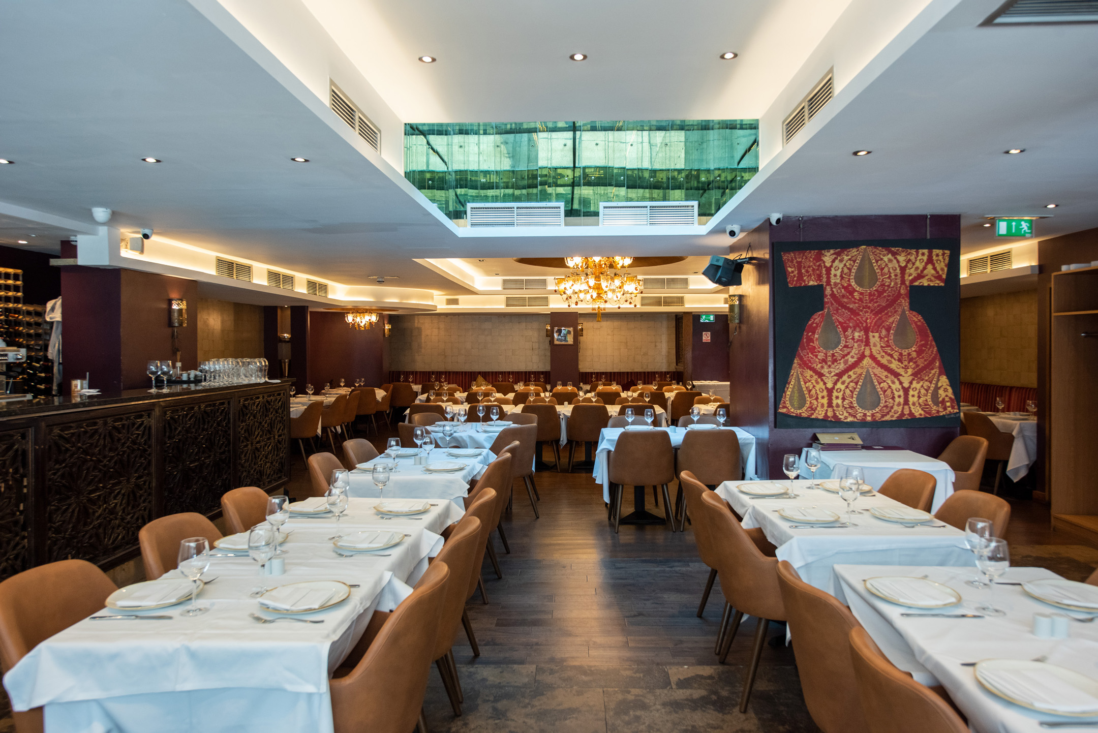 Fora Restaurant Interior